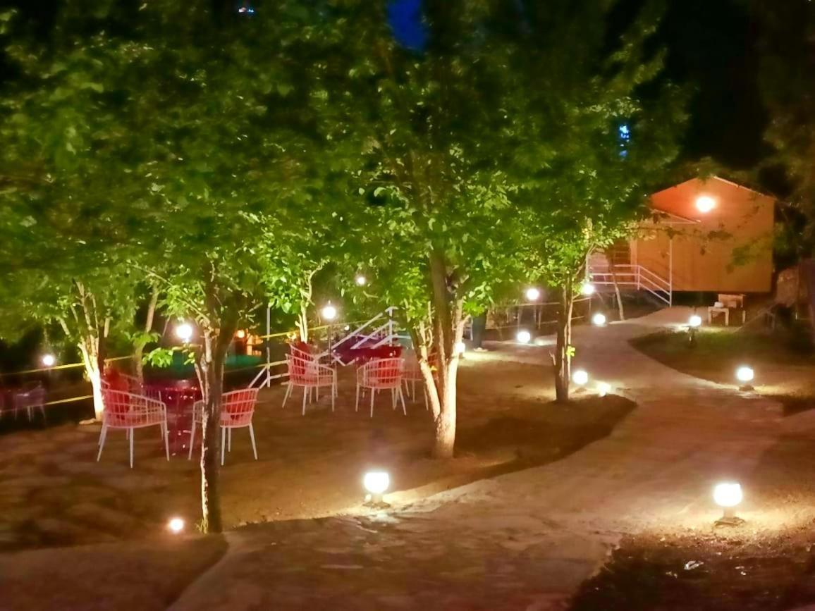 Aaroham Resort, Shimla Exteriör bild