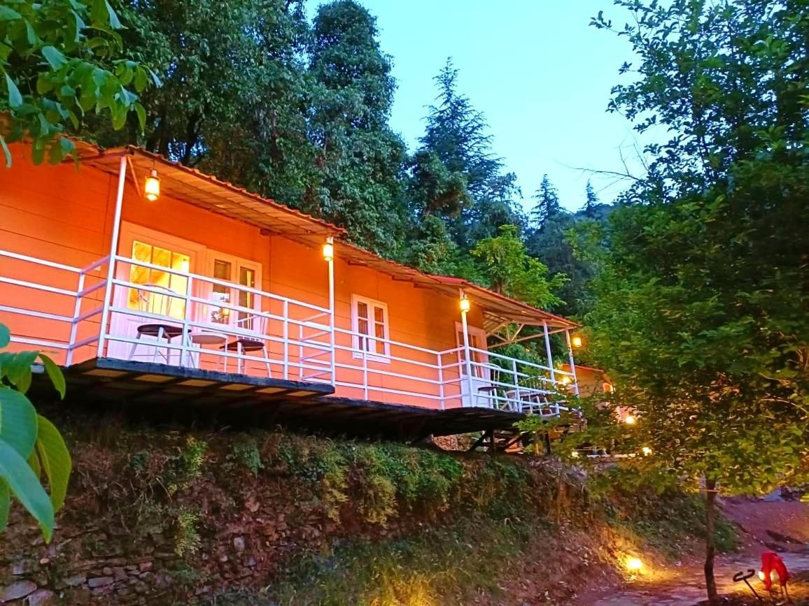 Aaroham Resort, Shimla Exteriör bild