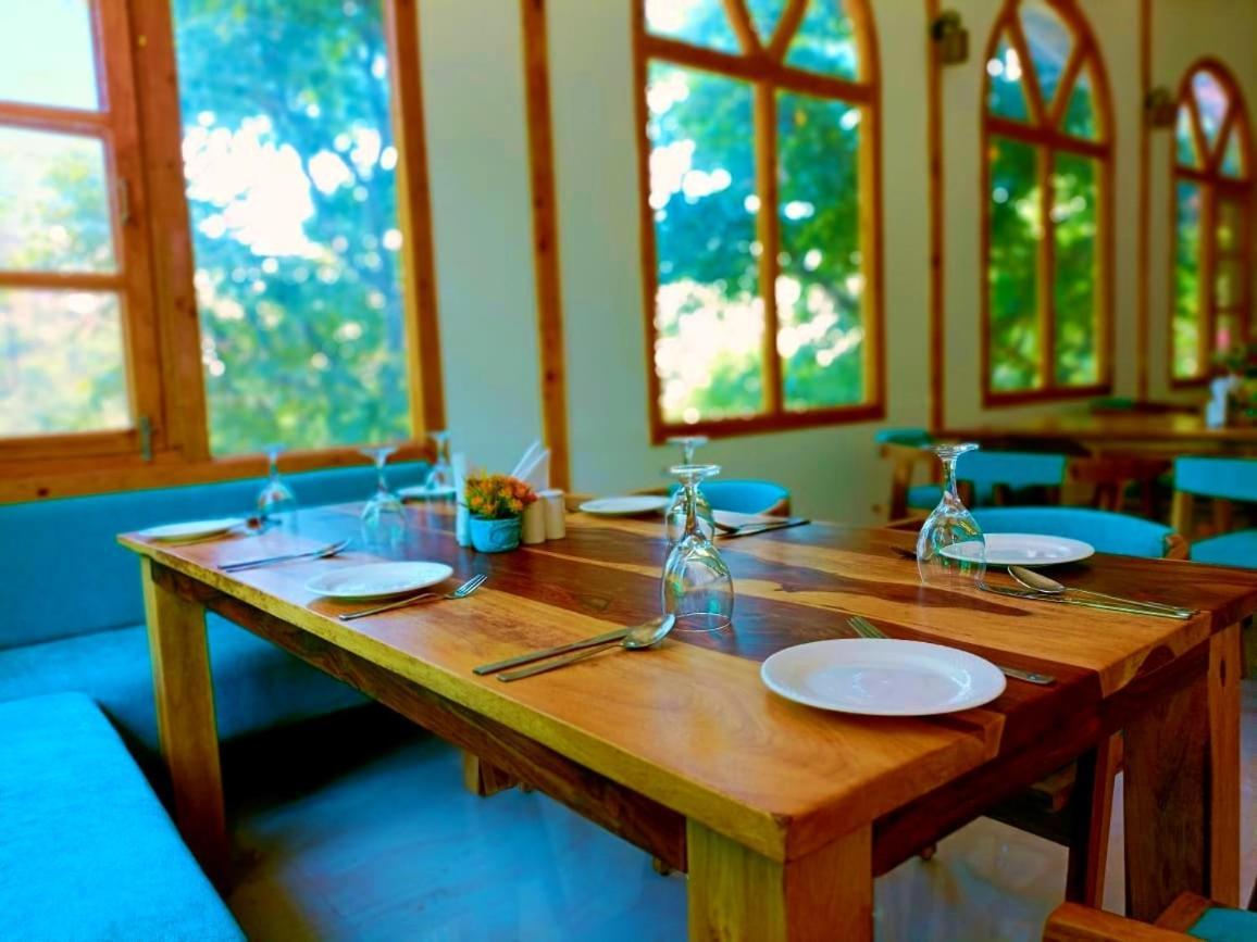 Aaroham Resort, Shimla Exteriör bild