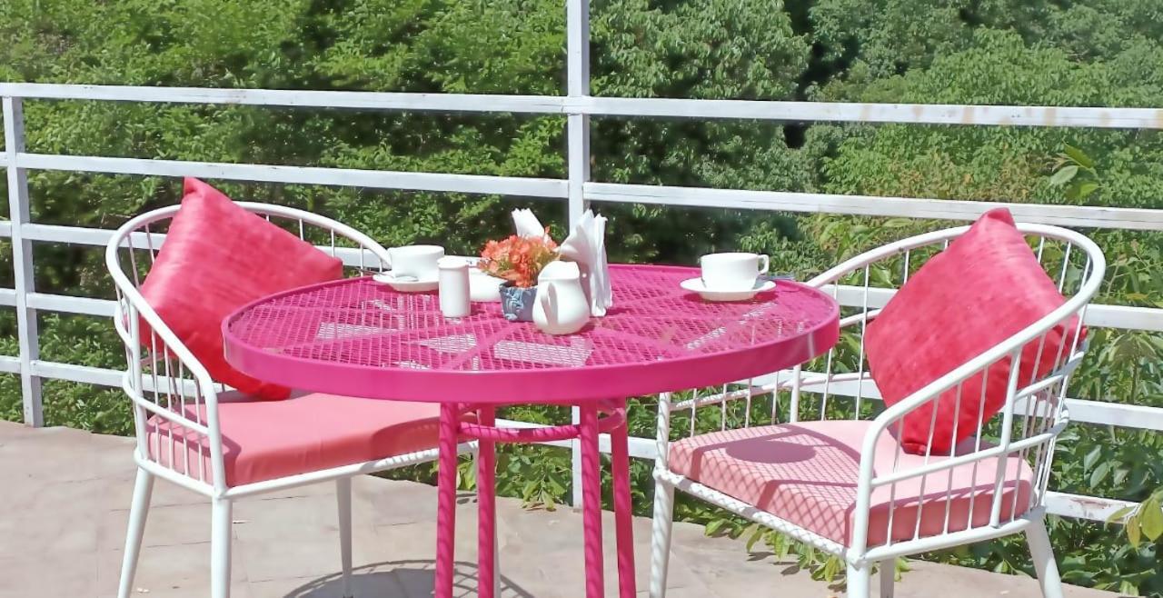 Aaroham Resort, Shimla Exteriör bild