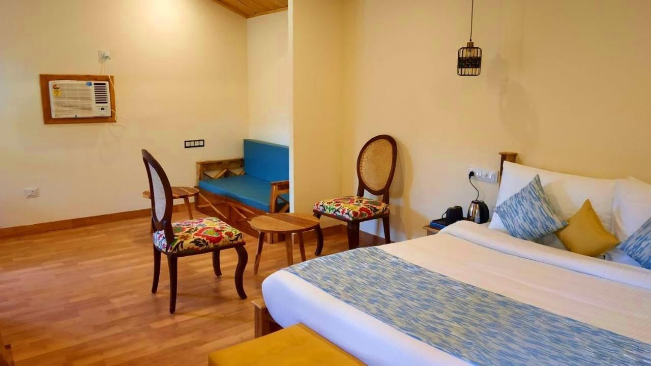 Aaroham Resort, Shimla Exteriör bild